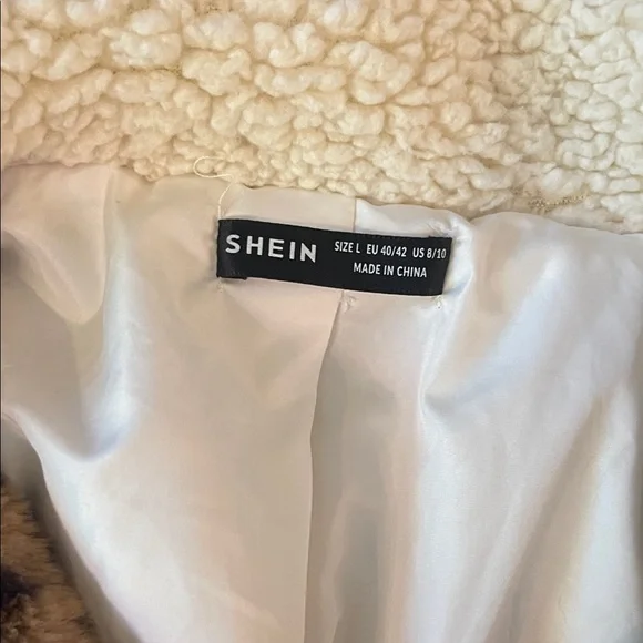 đź‘‘SHEIN Cream Fleece Coat with Leopard Print Accent - Picture 3 of 6